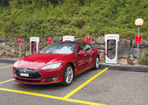 Alpiq: Installiert Tesla-Supercharger am Autobahnkreuz A1/A2