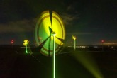 Österreich: Windpark Schrick als weihnachtliche Kunstinstallation - Winterwind sorgt für viel Strom und Adventstimmung